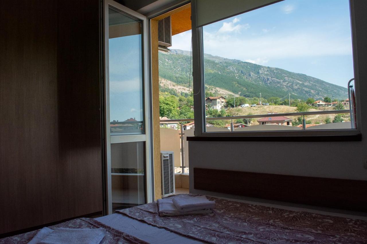 Central Apartment Mountain View Karlovo Exterior foto
